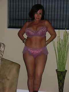 hot nude woman in Cuyahoga Falls